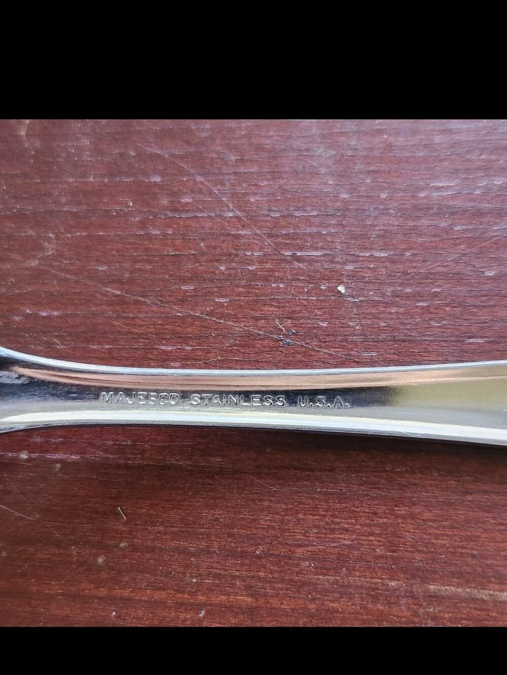 Majesco MJS3 16 Piece Silverware Set 4 Tablespoons, Teaspoons, Forks & Knives